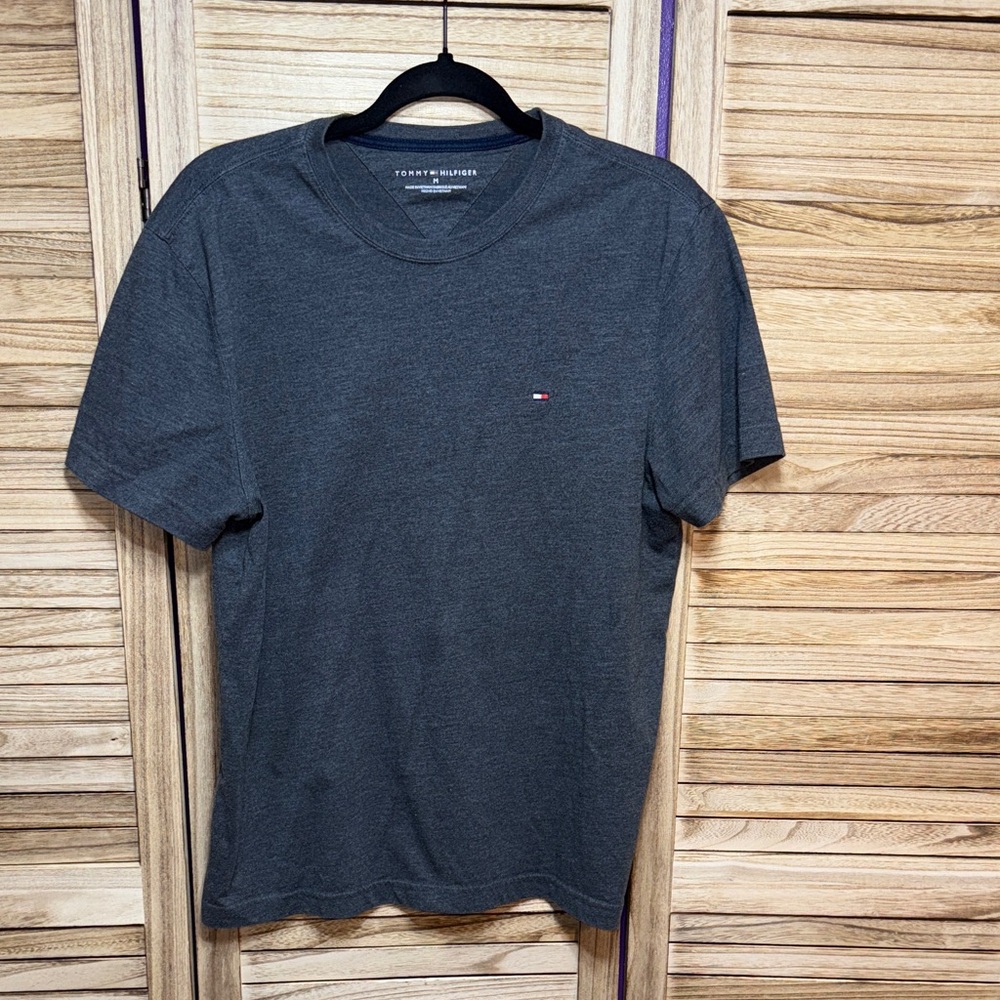 Tommy Hilfiger Men's Charcoal Tee Size M